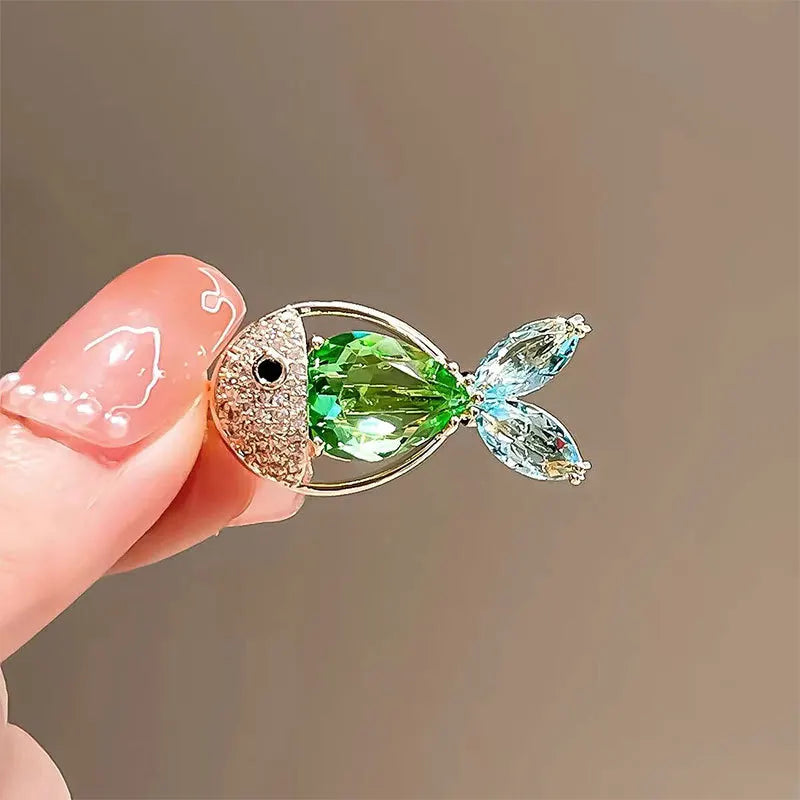 Cute Animal Enamel Insect Dancing Girl Brooches Delicate Little Bee Bird Scarf Dress Coat Lapel Pins Bag Accessories Best Gifts