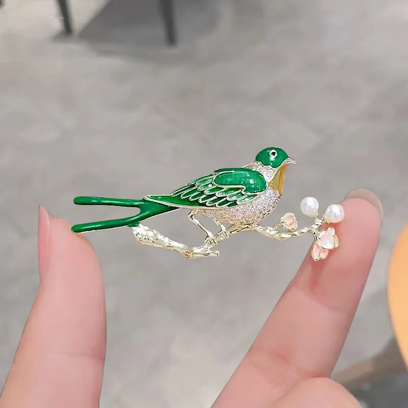 Cute Animal Enamel Insect Dancing Girl Brooches Delicate Little Bee Bird Scarf Dress Coat Lapel Pins Bag Accessories Best Gifts