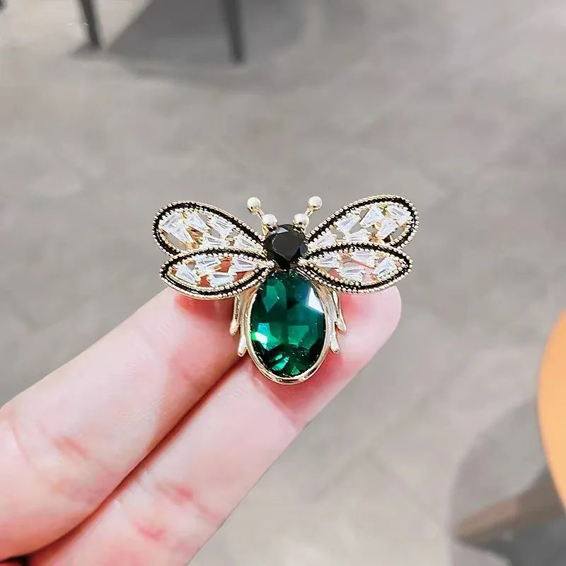 Cute Animal Enamel Insect Dancing Girl Brooches Delicate Little Bee Bird Scarf Dress Coat Lapel Pins Bag Accessories Best Gifts