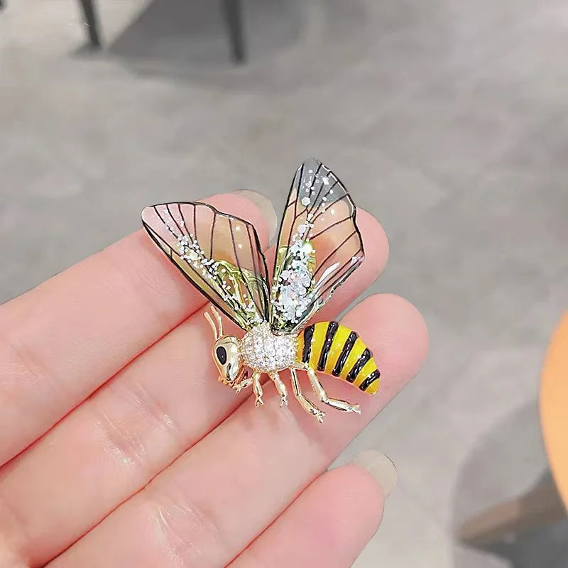 Cute Animal Enamel Insect Dancing Girl Brooches Delicate Little Bee Bird Scarf Dress Coat Lapel Pins Bag Accessories Best Gifts